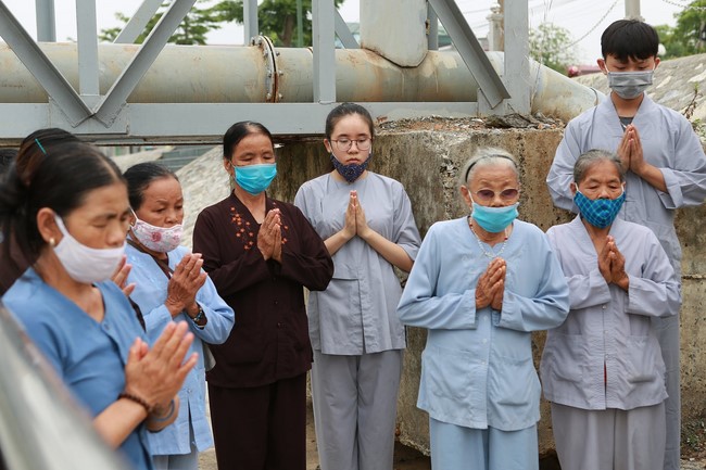 Charity of  Dong Cao pagoda